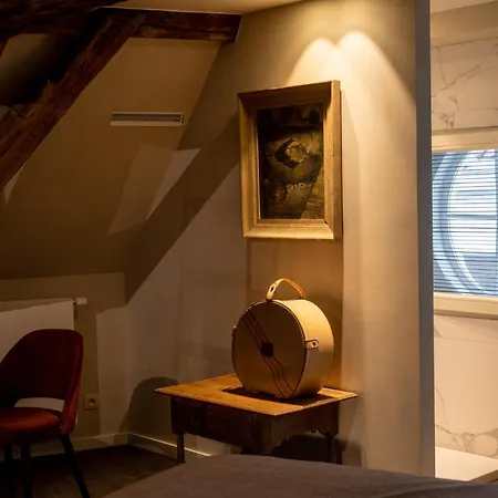 L'histoire De L'éclair Bruges